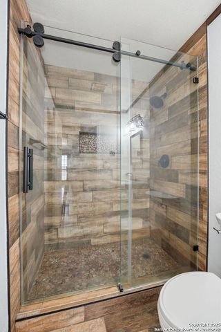 1037 county road 7711, Devine, TX 78016