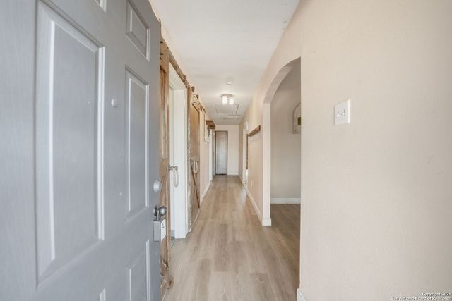 1037 county road 7711, Devine, TX 78016