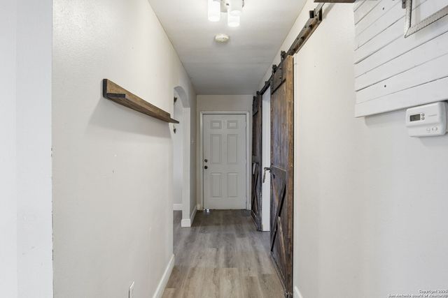 1037 county road 7711, Devine, TX 78016