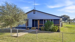 1037 county road 7711, Devine, TX 78016