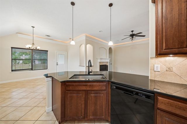 7019 Pleasure Lake Drive, Willis, TX 77318