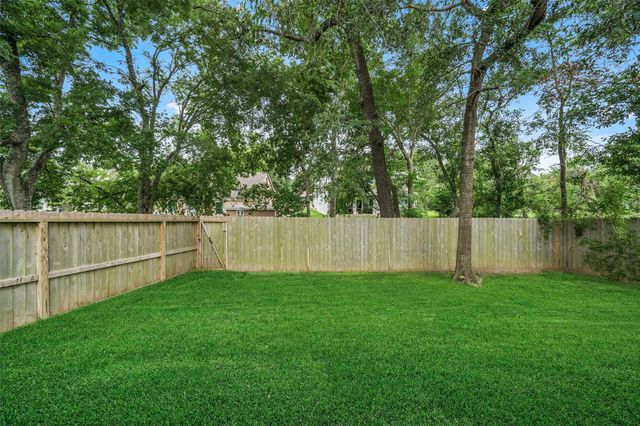7019 Pleasure Lake Drive, Willis, TX 77318