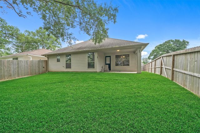 7019 Pleasure Lake Drive, Willis, TX 77318