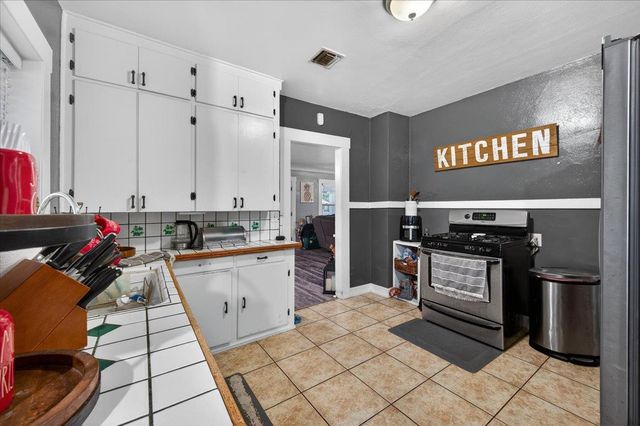 824 Hoag Avenue, Sanger, CA 93657