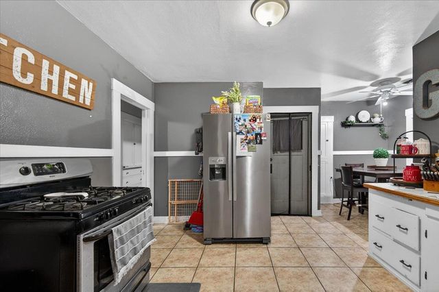 824 Hoag Avenue, Sanger, CA 93657