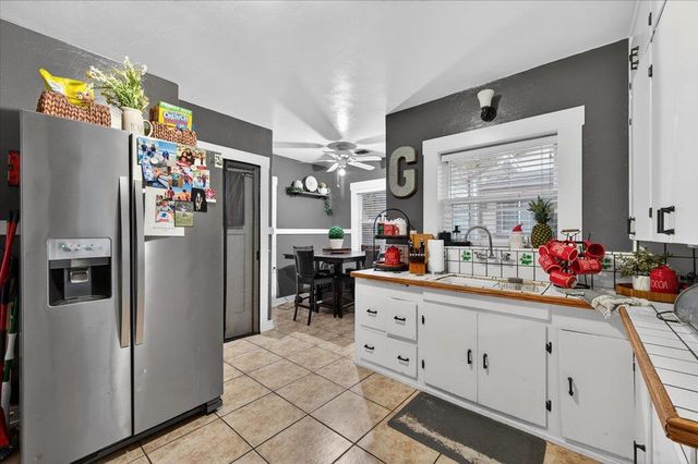 824 Hoag Avenue, Sanger, CA 93657