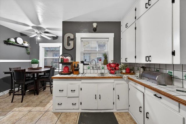 824 Hoag Avenue, Sanger, CA 93657