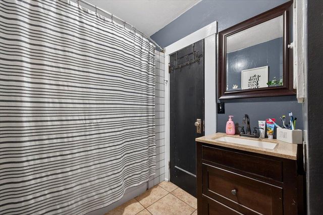 824 Hoag Avenue, Sanger, CA 93657