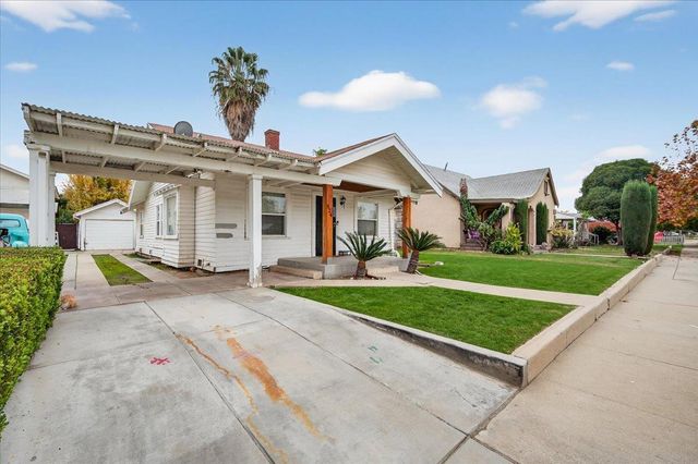 824 Hoag Avenue, Sanger, CA 93657