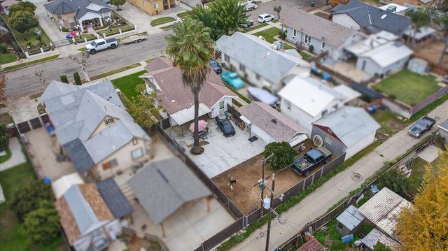 824 Hoag Avenue, Sanger, CA 93657