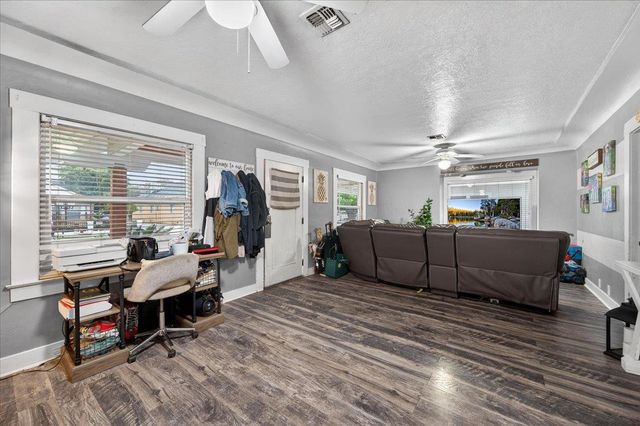 824 Hoag Avenue, Sanger, CA 93657