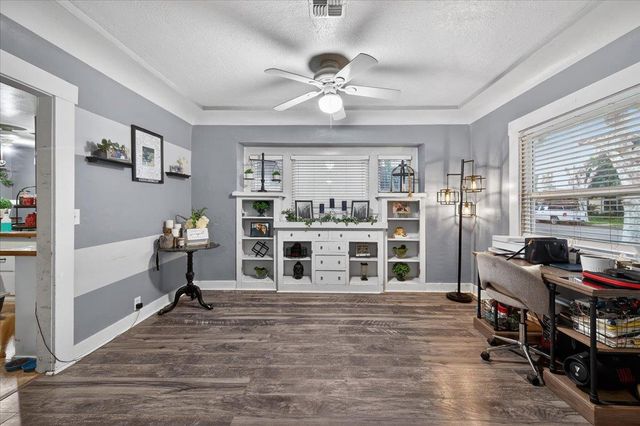 824 Hoag Avenue, Sanger, CA 93657