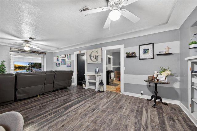 824 Hoag Avenue, Sanger, CA 93657