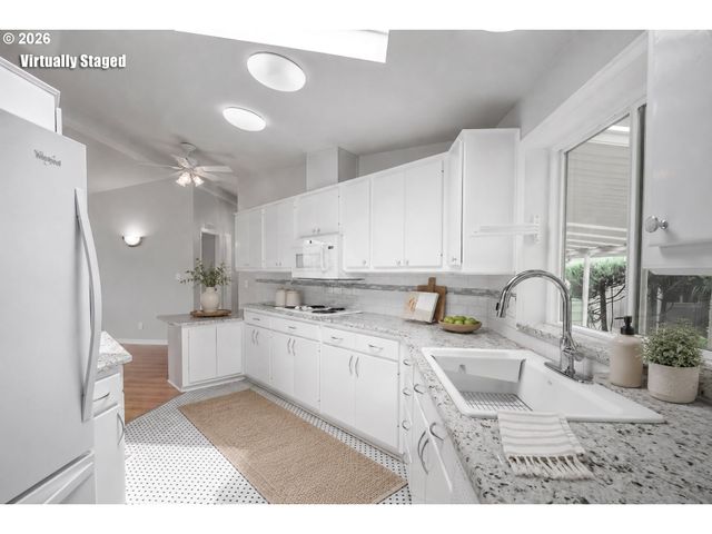 3355 N Delta Hwy 164, Eugene, OR 97408