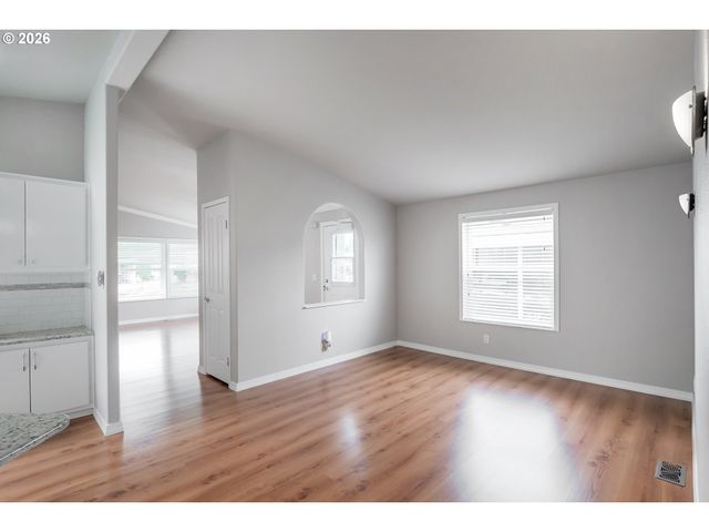3355 N Delta Hwy 164, Eugene, OR 97408