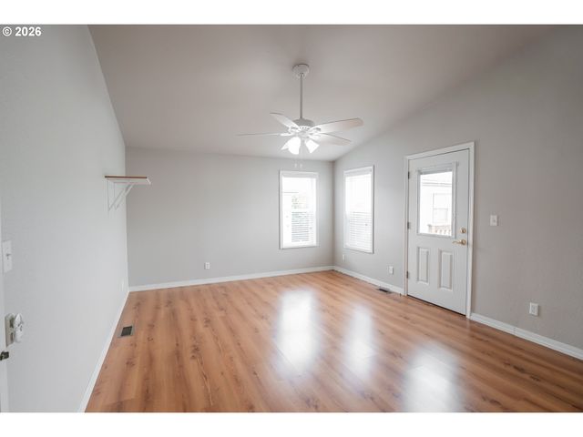 3355 N Delta Hwy 164, Eugene, OR 97408