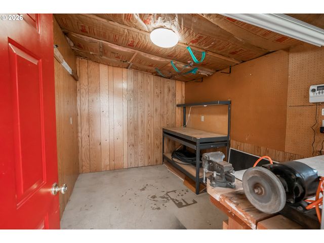 3355 N Delta Hwy 164, Eugene, OR 97408