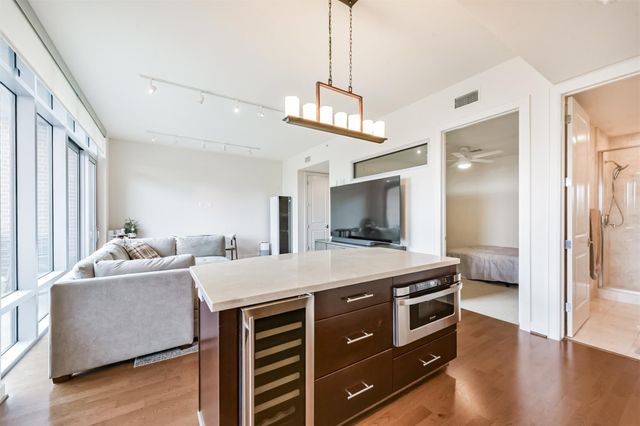 2207 Bancroft Street 706, Houston, TX 77027