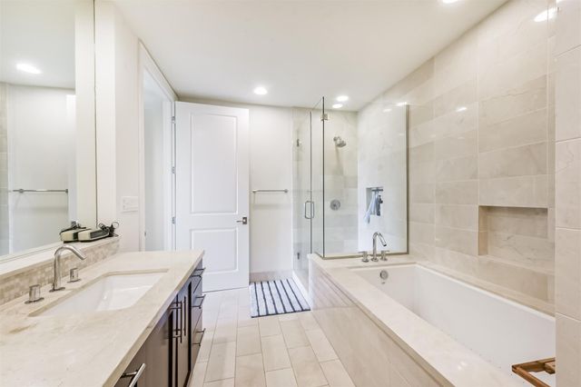 2207 Bancroft Street 706, Houston, TX 77027