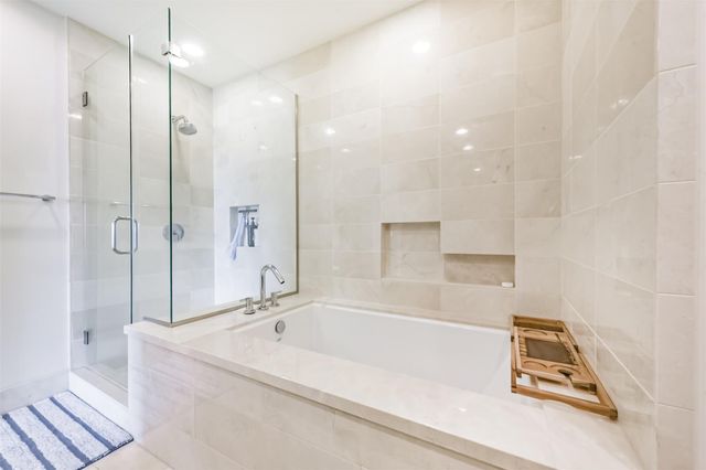 2207 Bancroft Street 706, Houston, TX 77027