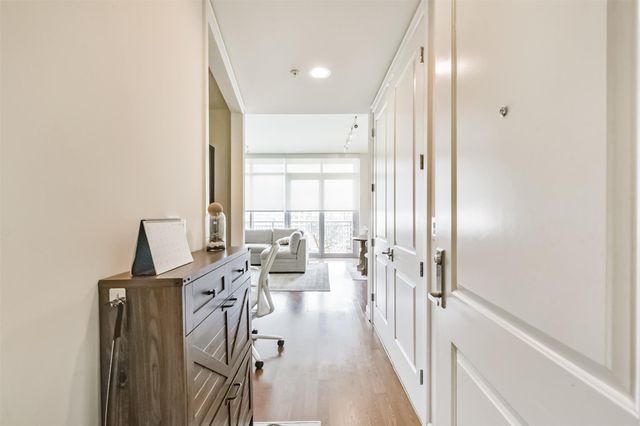 2207 Bancroft Street 706, Houston, TX 77027