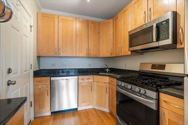 926 W Ainslie Street 3S, Chicago, IL 60640
