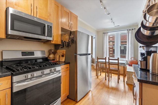 926 W Ainslie Street 3S, Chicago, IL 60640
