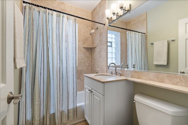 926 W Ainslie Street 3S, Chicago, IL 60640
