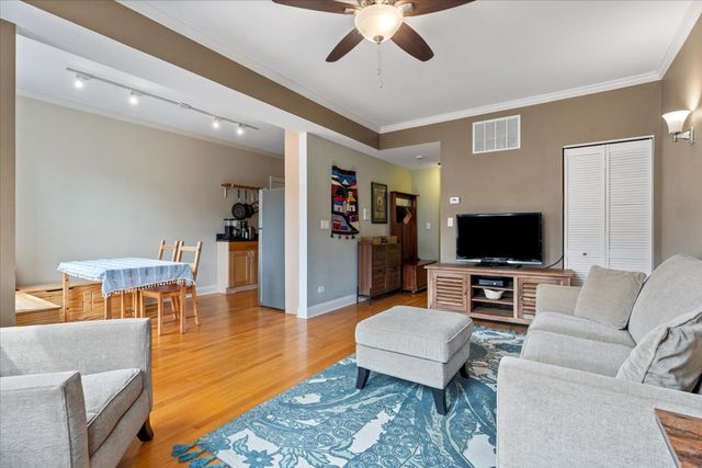 926 W Ainslie Street 3S, Chicago, IL 60640