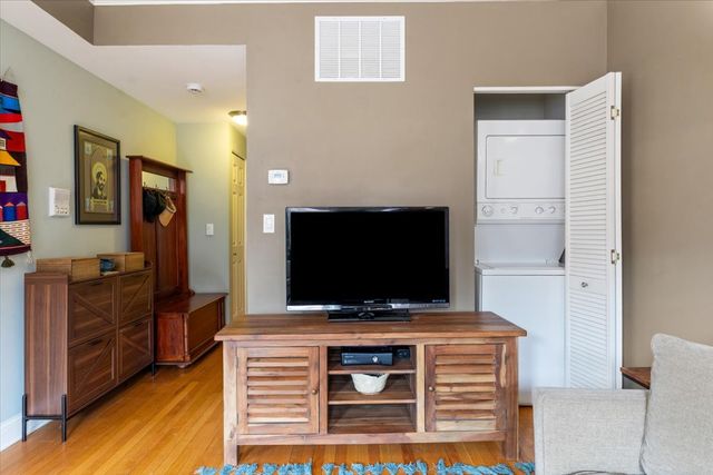 926 W Ainslie Street 3S, Chicago, IL 60640