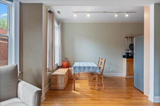 926 W Ainslie Street 3S, Chicago, IL 60640