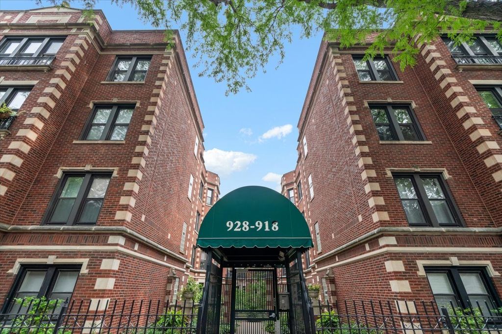 926 W Ainslie Street 3S, Chicago, IL 60640