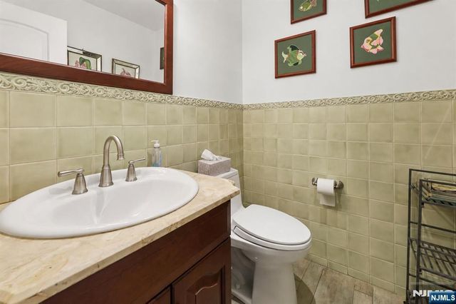 384 Rutland Avenue, Teaneck, NJ 07666