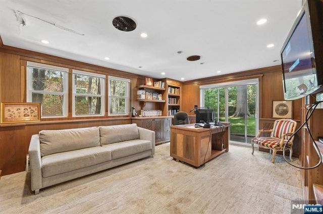 384 Rutland Avenue, Teaneck, NJ 07666