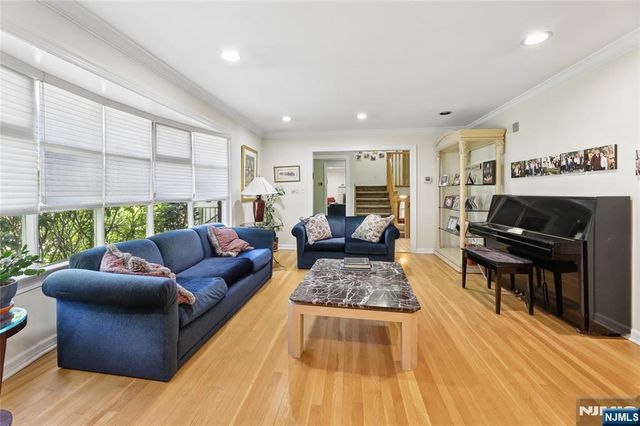 384 Rutland Avenue, Teaneck, NJ 07666