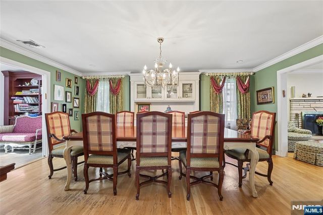 384 Rutland Avenue, Teaneck, NJ 07666