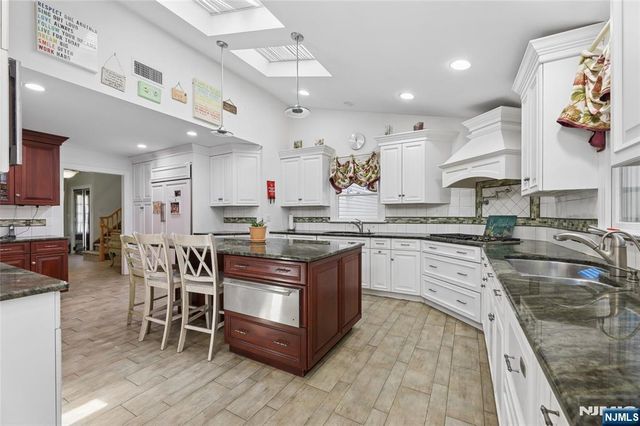 384 Rutland Avenue, Teaneck, NJ 07666