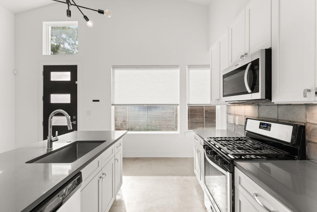 6201 Caddie ST 2, Austin, TX 78741