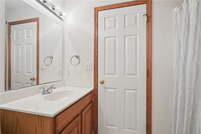 1145 Edwin Drive, Marion, IA 52302