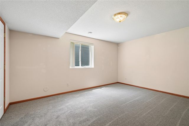 1145 Edwin Drive, Marion, IA 52302