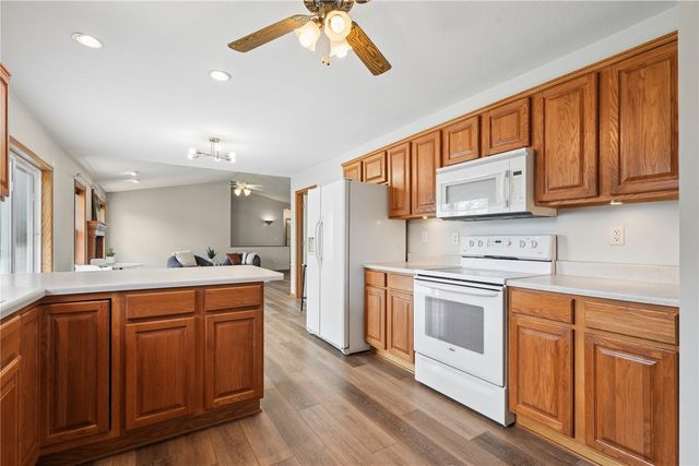 1145 Edwin Drive, Marion, IA 52302