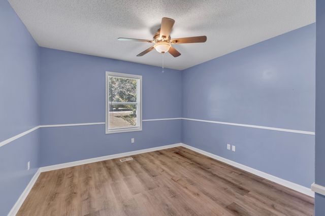 99 Arrowhead Dr, Manchester, TN 37355