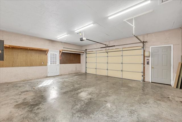 99 Arrowhead Dr, Manchester, TN 37355