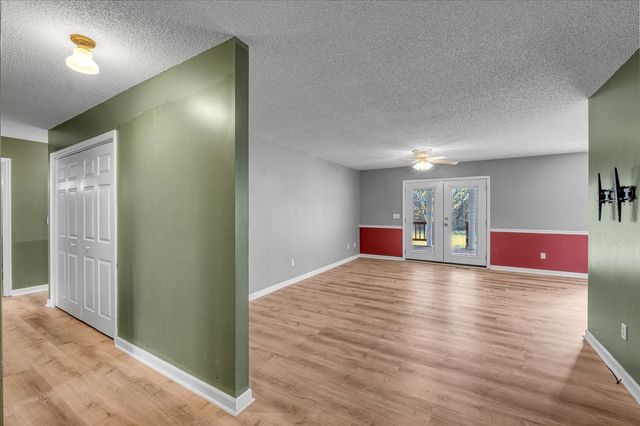 99 Arrowhead Dr, Manchester, TN 37355