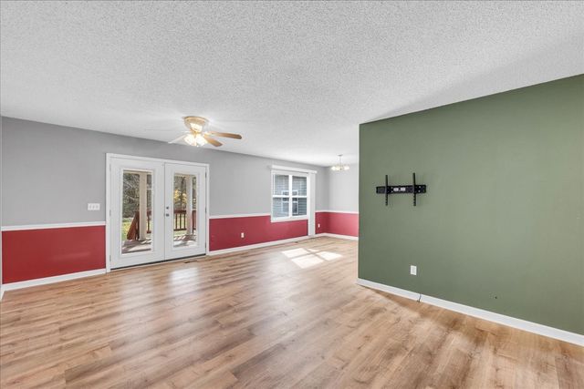 99 Arrowhead Dr, Manchester, TN 37355