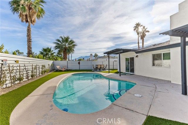 2564 N Aurora Drive, Palm Springs, CA 92262