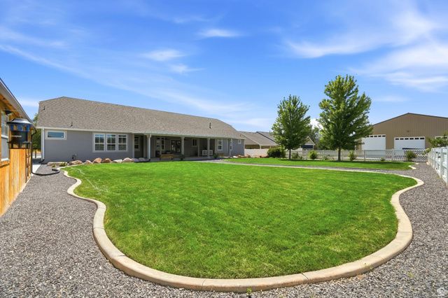 278 E LARSEN LN, Harrisville, UT 84404