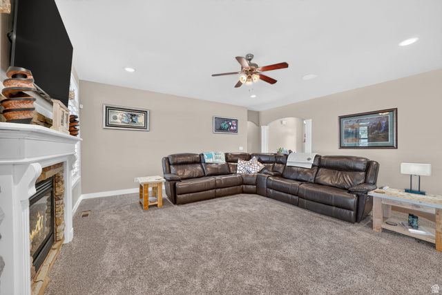 278 E LARSEN LN, Harrisville, UT 84404