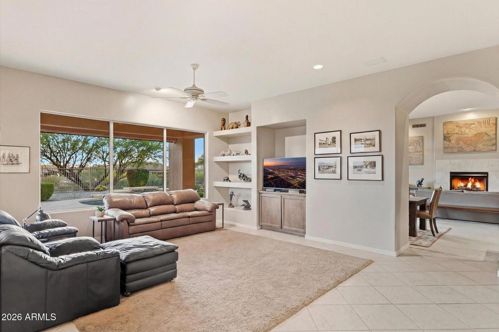 Image 15 of property listing at 22626 N 54TH Way, Phoenix, AZ 85054