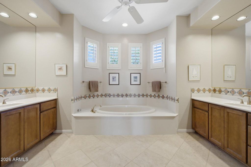 Image 27 of property listing at 22626 N 54TH Way, Phoenix, AZ 85054